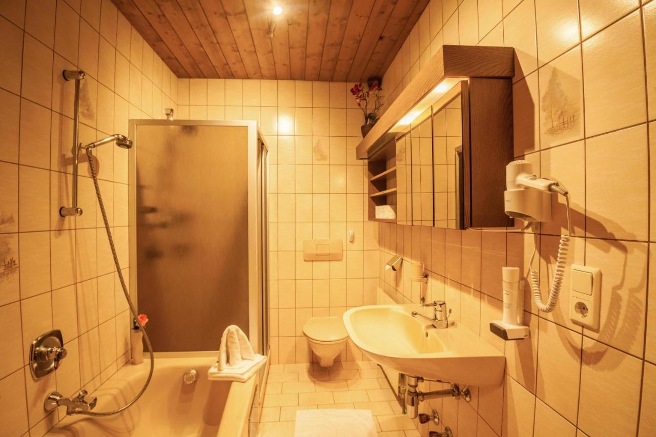 Ferienwohnung Brugger 6 Personen Kaltenbach Esterno foto
